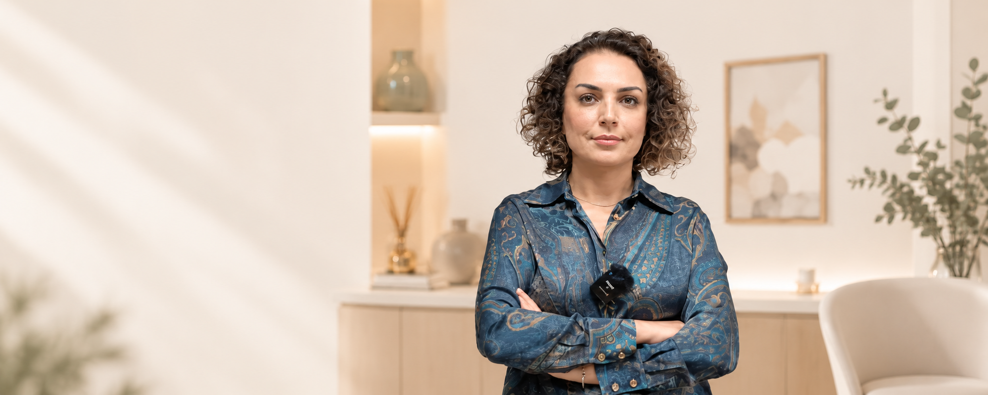 Dr. Serap Korkmaz, kliniğinde çekilmiş portre fotoğrafı